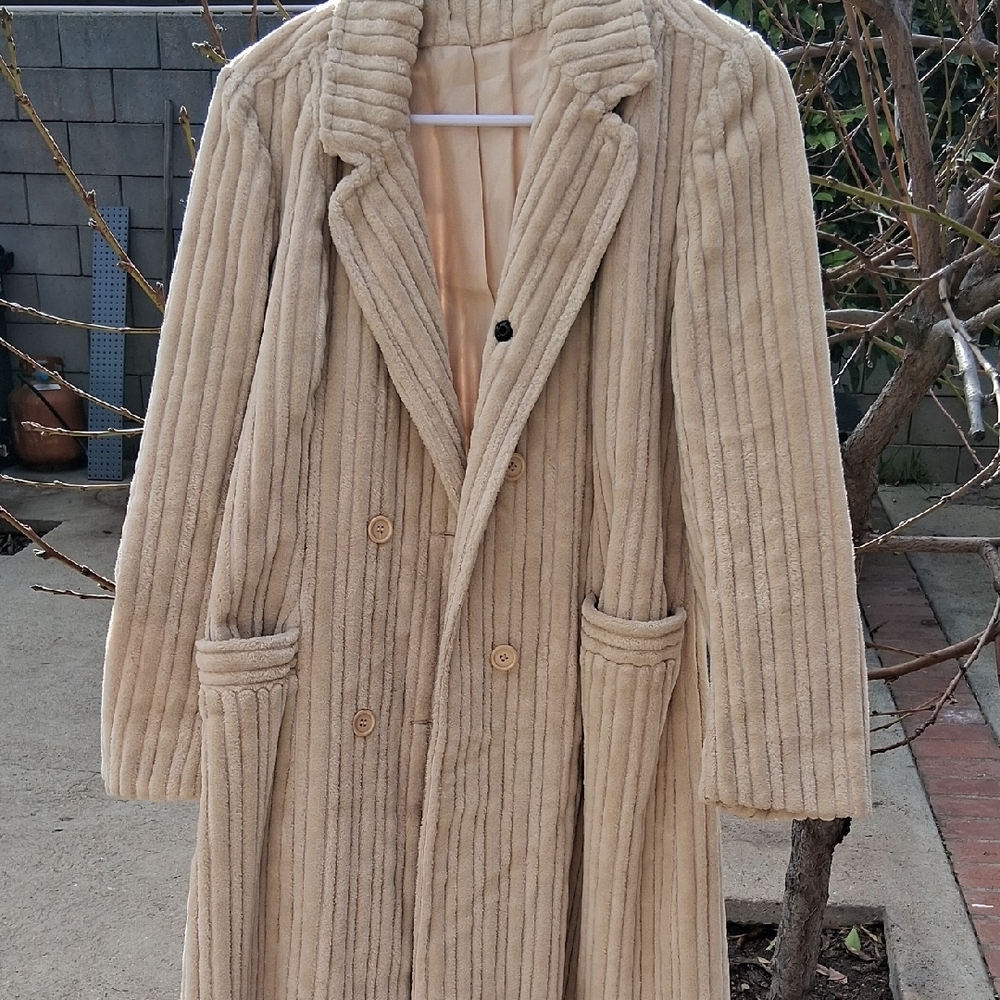 I Magnin Elegant Cream Double-Breasted Women's Coat